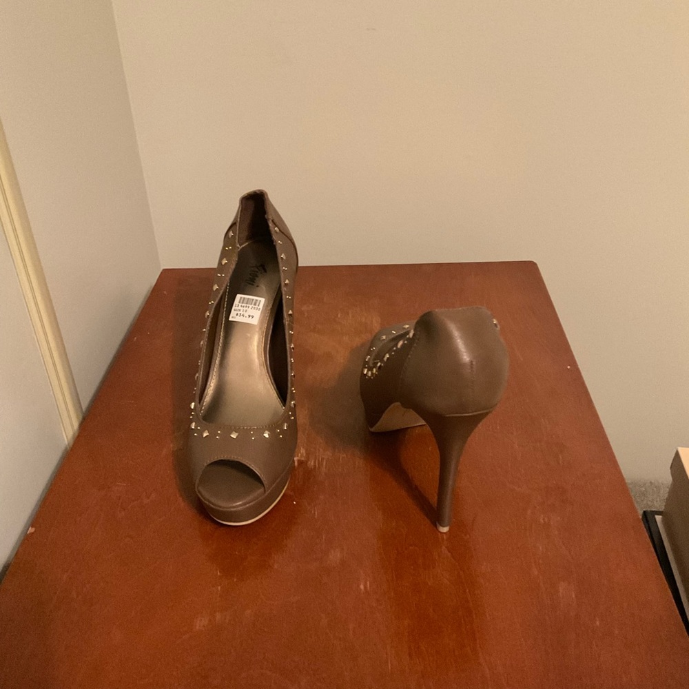 Shoes - Picture 3 of 3